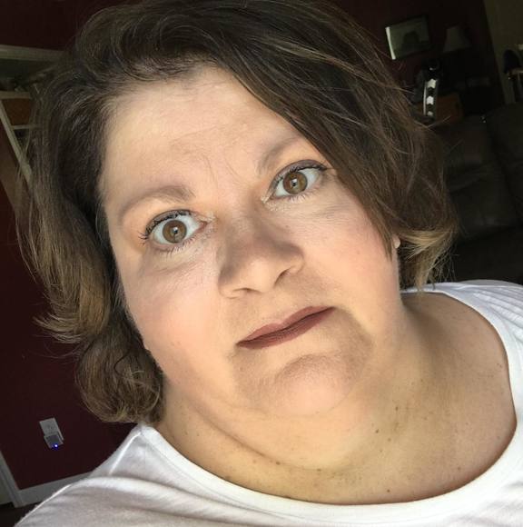 Meet your Posher, Christina - Picture 1 of 1